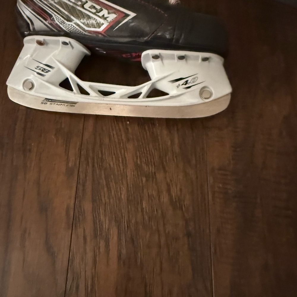 CCM Kids Hockey Skates – Hard-to-Find Size 2.5 – Used, Great Condition - Picture 7 of 14
